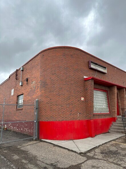 More Photos Of 4959 Colorado Blvd, Denver Warehouse For Lease