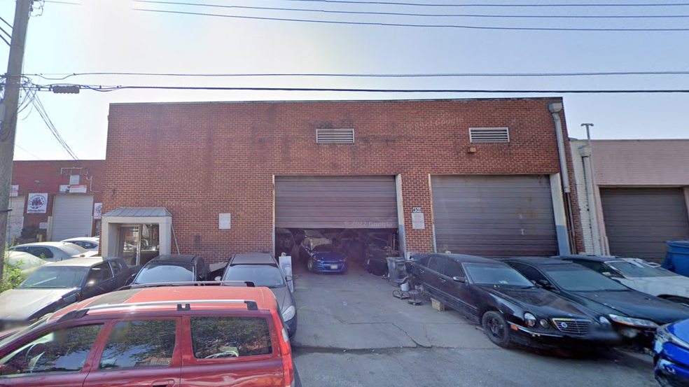 Primary Photo Of 4311 41st Street, Brentwood Auto Repair For Lease