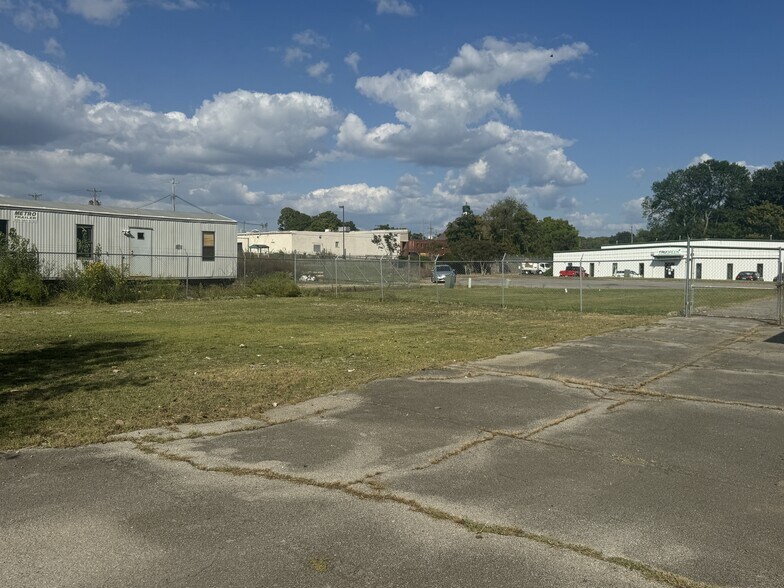 More Photos Of 3411 Trade Dr, Huntsville Warehouse For Sale