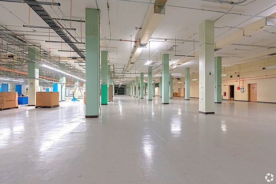 More Photos Of 2869 N 3501st Rd, Seneca Manufacturing For Sale