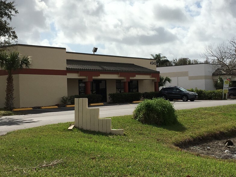 More Photos Of 4545 Pleasant Hill Rd, Kissimmee Medical For Lease