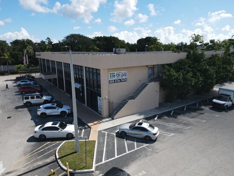 More Photos Of 5000 Biscayne Blvd, Miami Office For Lease