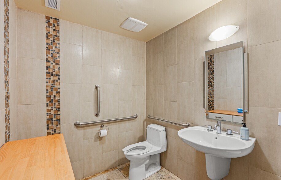 More Photos Of 1315 S St. Francis, Santa Fe Office For Sale