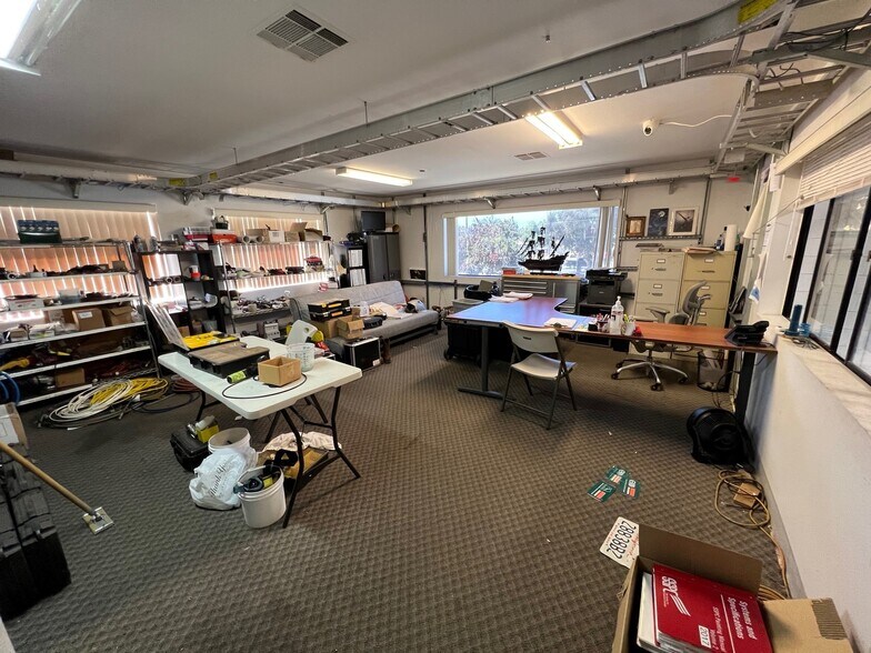 More Photos Of 1533 Wilson Ave, National City Manufacturing For Lease