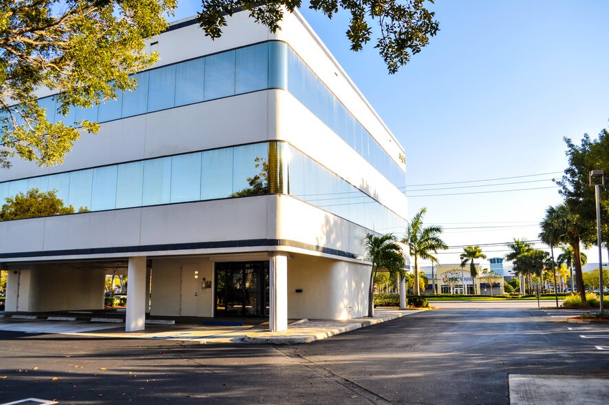 More Photos Of 401 W Linton Blvd, Delray Beach Office For Lease
