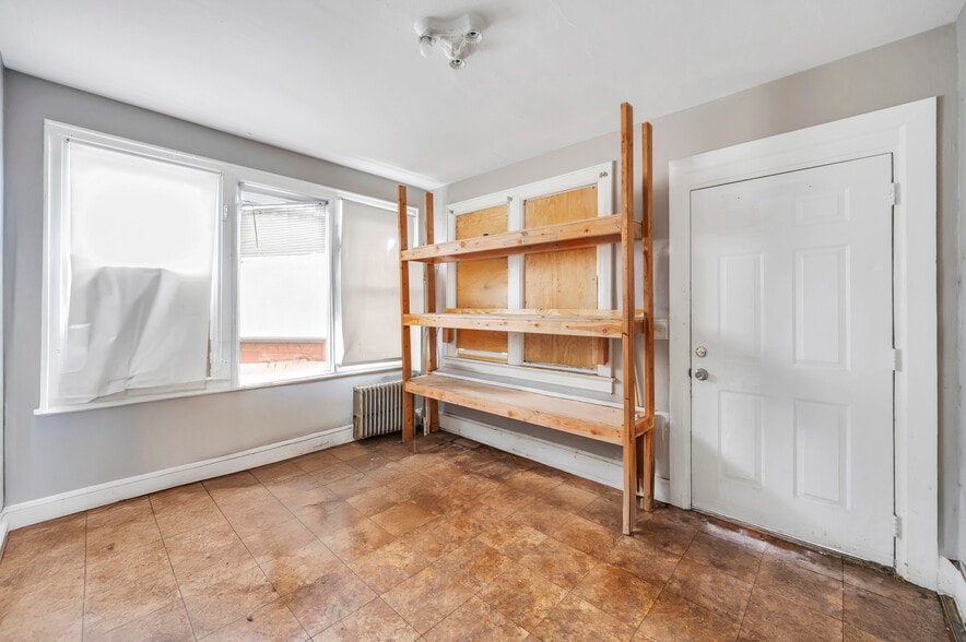 More Photos Of 307 Clinton St, Hempstead Storefront Retail Residential For Sale