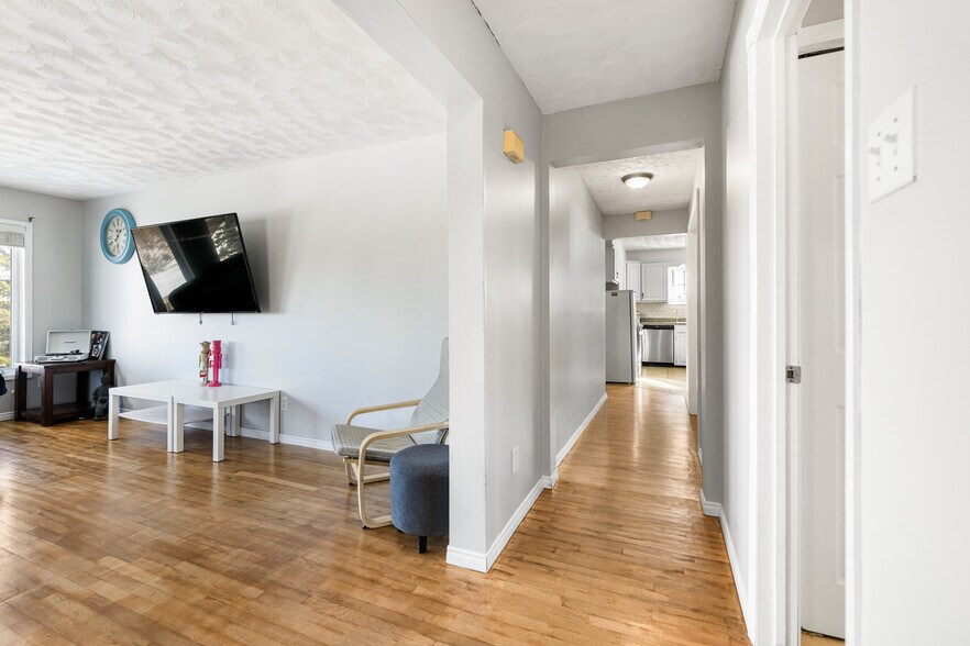 More Photos Of 7 Justin Dr, Coverdale Convenience Store For Sale