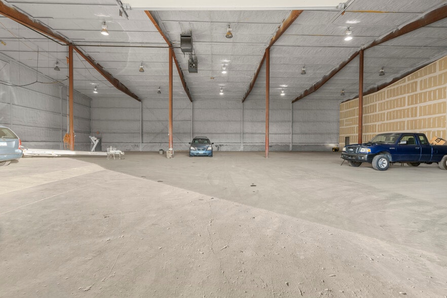 More Photos Of 40 Oliver Ter, Shelton Warehouse For Lease