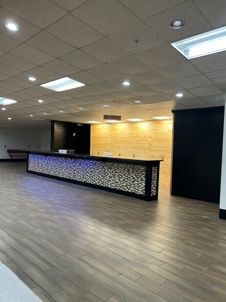 More Photos Of 1150 S Sheridan Rd, Tulsa Sports And Entertainment For Sale