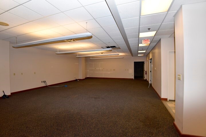 More Photos Of 2834 Northgate Dr, Iowa City Office For Lease