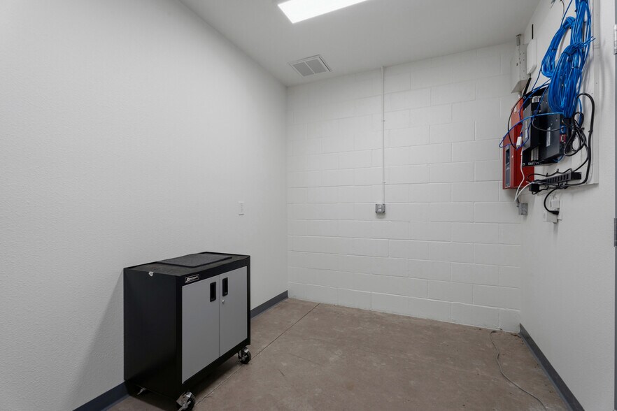 More Photos Of 1117 Commerce Dr, Ukiah Industrial For Sale