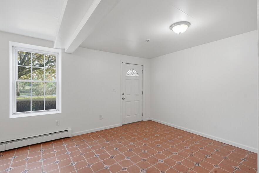 More Photos Of 10 Eastman Ter, Poughkeepsie Apartments For Sale