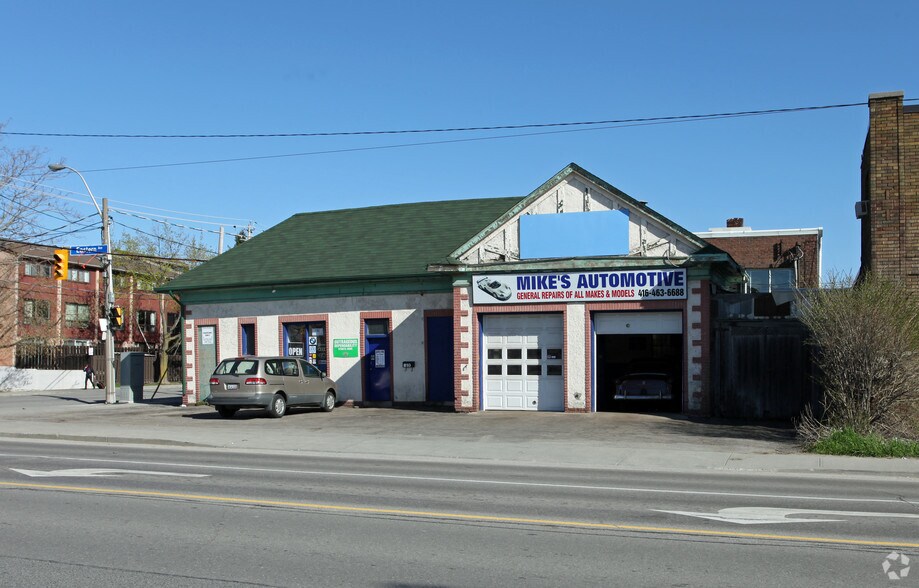 More Photos Of 27 Leslie St, Toronto Auto Repair For Sale