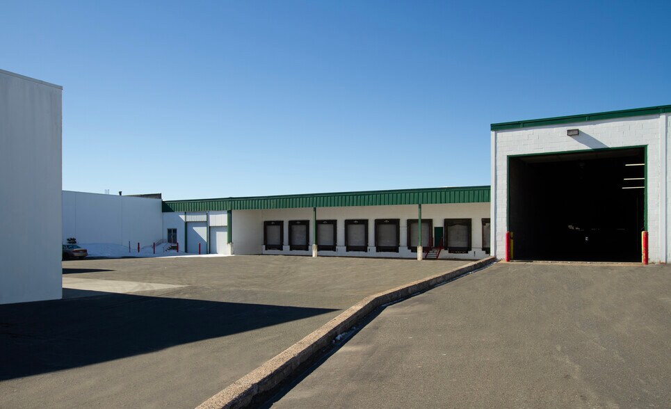 More Photos Of 295 Ella Grasso Tpke, Windsor Locks Warehouse For Lease