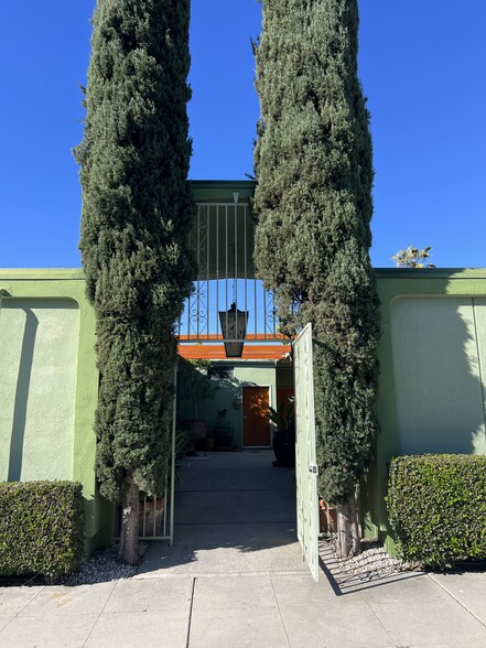 More Photos Of 10700 Burbank Blvd, North Hollywood Medical For Lease