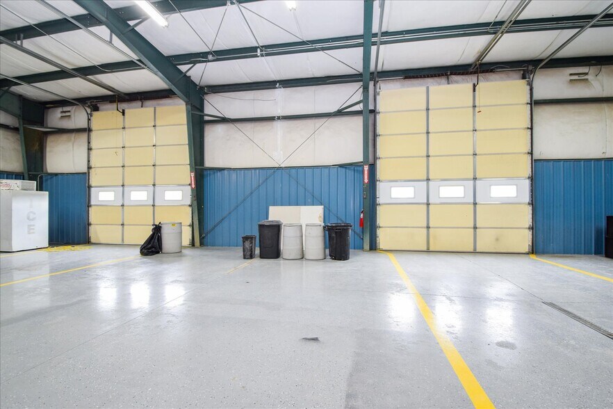 More Photos Of 1062 Mountain View Church Rd, Blue Ridge Flex For Lease