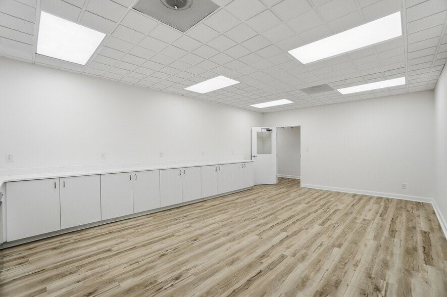 More Photos Of 1550 Magnolia Dr, Cincinnati Warehouse For Lease