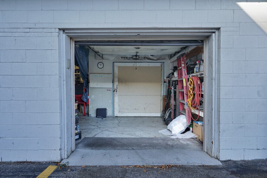 More Photos Of , Port Huron General Retail For Sale