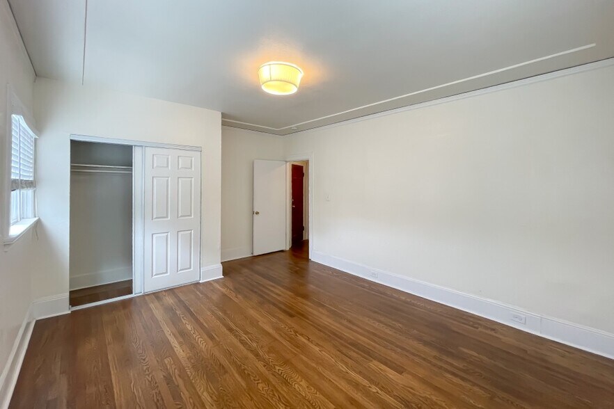 More Photos Of 1000 E 33rd St, Oakland Apartments For Sale
