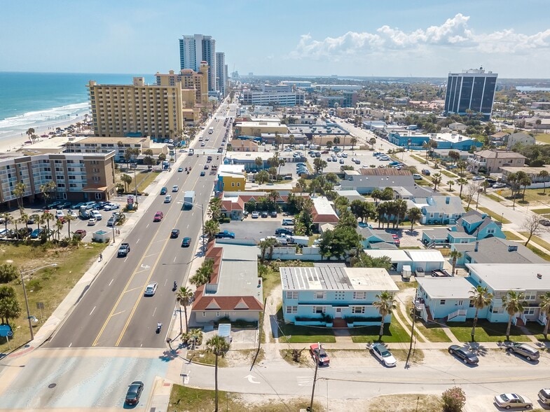 More Photos Of 735 N Atlantic Ave, Daytona Beach Hotel For Sale