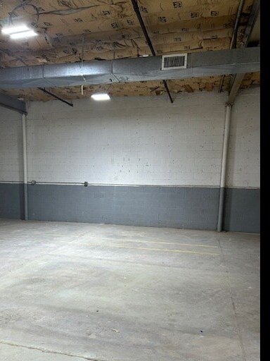 More Photos Of 55 Allen Blvd, Farmingdale Warehouse For Lease