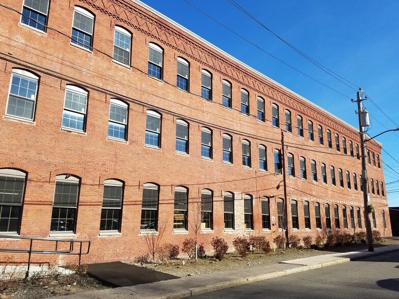 More Photos Of 12-16 Ericsson St, Boston Warehouse For Lease