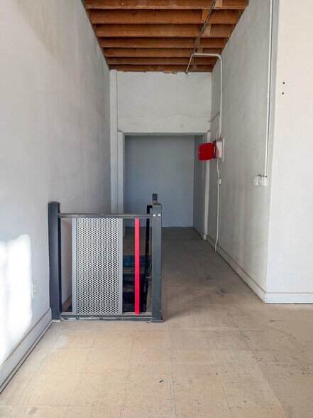 More Photos Of 15 E Iowa Ave, Denver Storefront For Lease