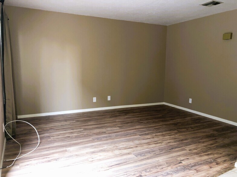 More Photos Of 619 E Ridgecrest Blvd, Ridgecrest Apartments For Sale