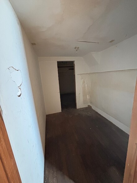 More Photos Of 122 Oak St, Sweetwater Storefront For Sale
