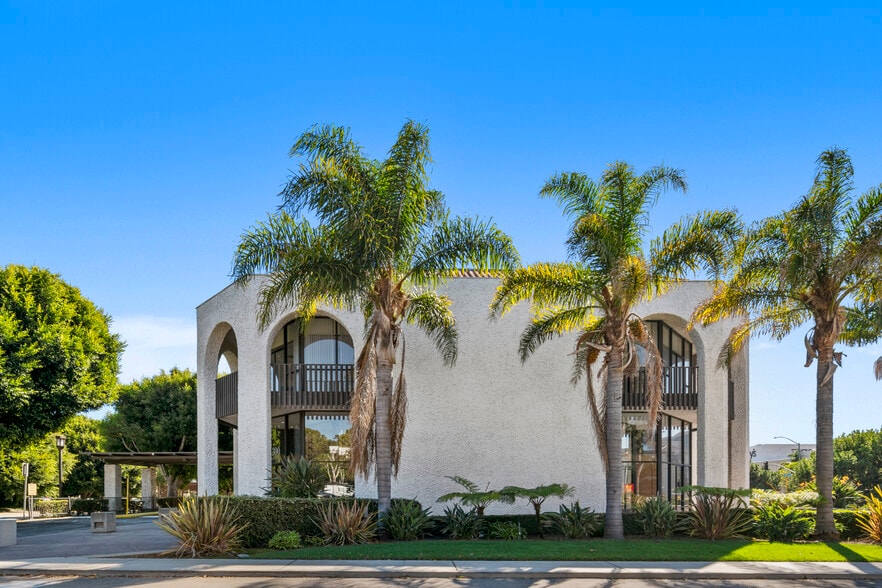 More Photos Of 300 S Mills Rd, Ventura Bank For Sale
