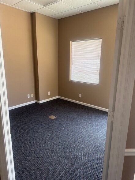 More Photos Of 1410 Park Ln S, Jupiter Warehouse For Lease