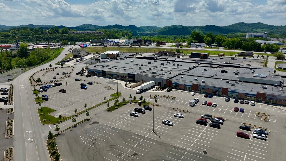 More Photos Of 2600 Middletown Commons, White Hall Unknown For Lease