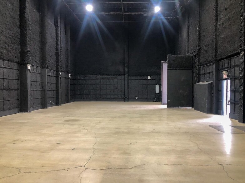 More Photos Of 60-64 West St, Brooklyn Warehouse For Lease