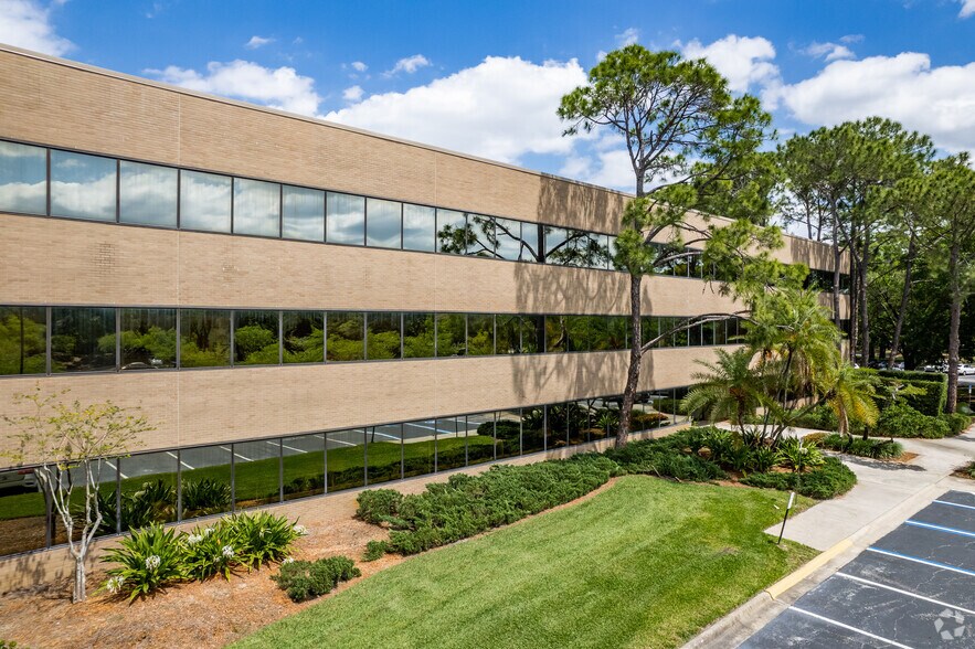 More Photos Of 2400 Maitland Center Pky, Maitland Office For Sale