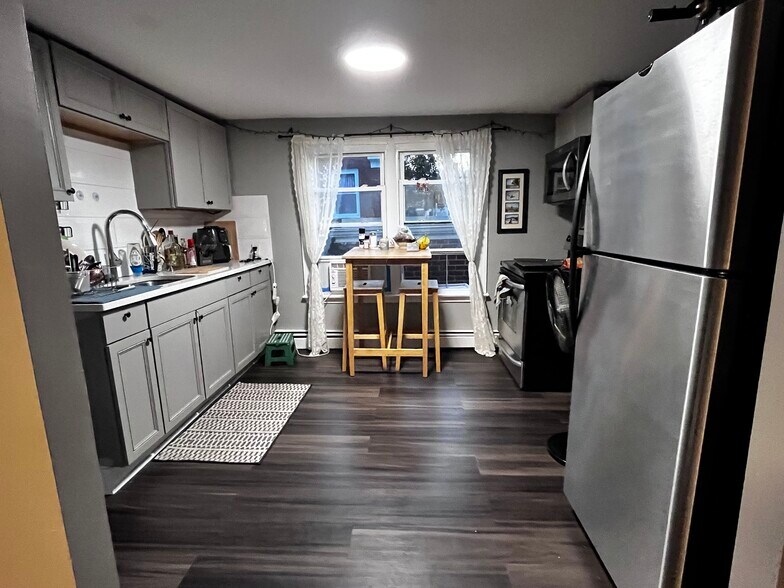 More Photos Of 26 Child St, Warren Apartments For Sale