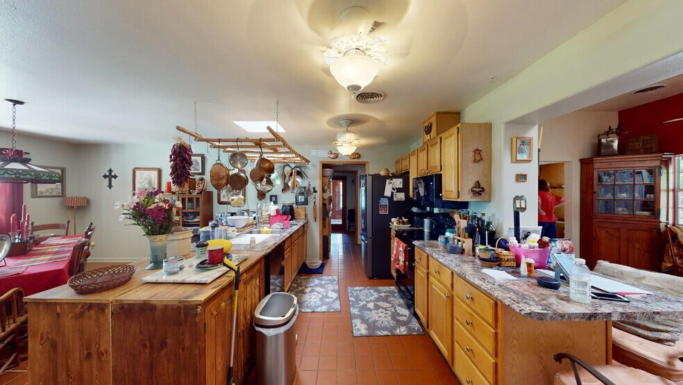 More Photos Of 1804 E College Blvd, Roswell General Retail For Sale