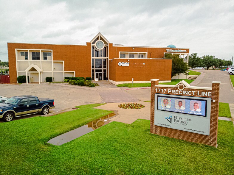 More Photos Of 1717 Precinct Line Rd, Hurst Medical For Lease