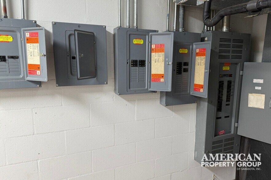 More Photos Of 410 4th Ave E, Bradenton Medical For Lease