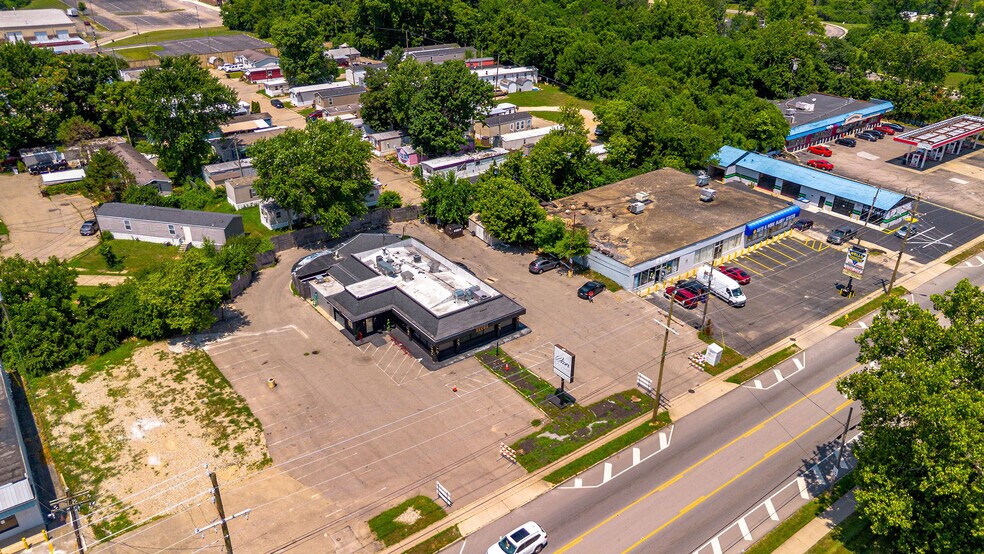 More Photos Of 8021 Hamilton Ave, Cincinnati Freestanding For Sale