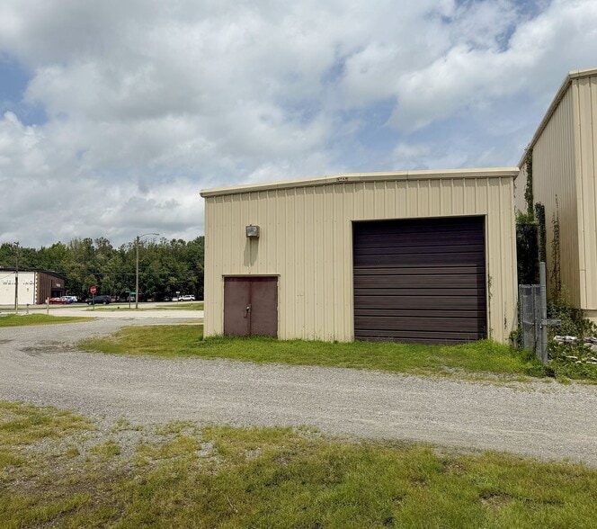 More Photos Of 8433 Erle Rd, Mechanicsville Warehouse For Sale