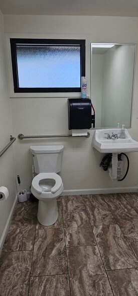 More Photos Of 1425 Butte House Rd, Yuba City Office For Lease