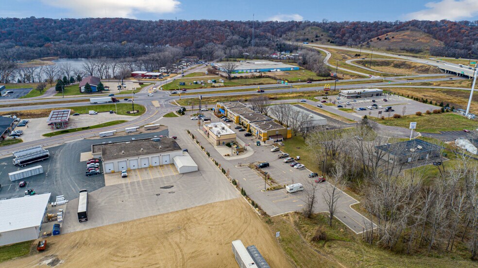 More Photos Of 101 W Lind St, Mankato Fast Food For Sale