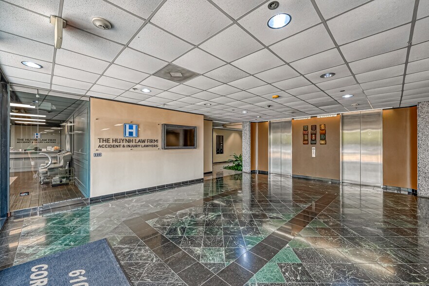 More Photos Of 6100 Corporate Dr, Houston Office For Lease