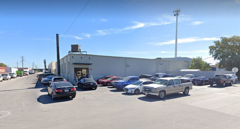 More Photos Of 5791 NW 37th Ave, Miami Manufacturing For Lease