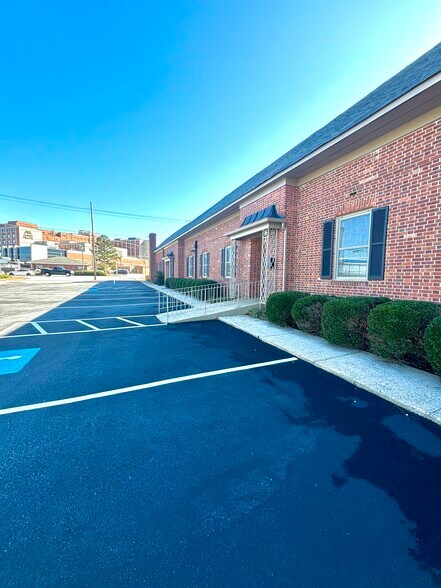More Photos Of 309 E Greenville St, Anderson Office For Sale