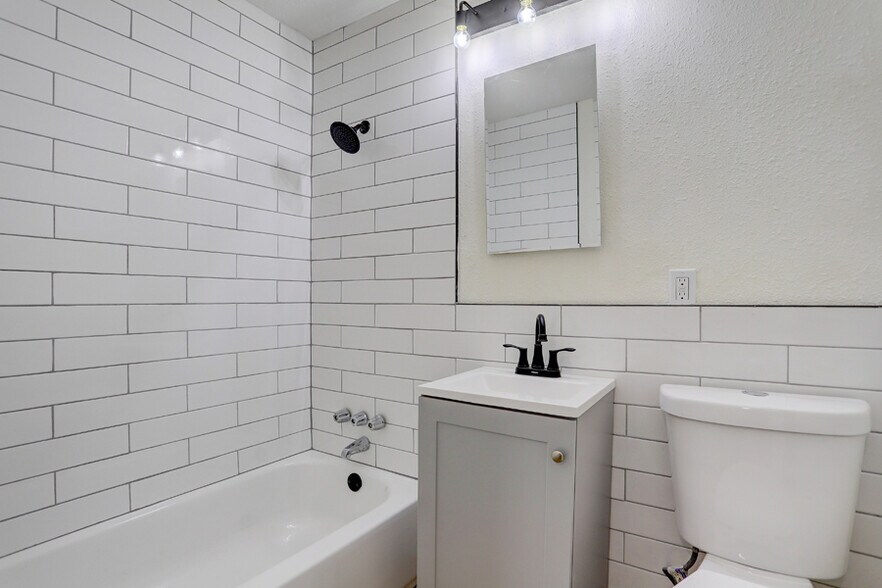 More Photos Of 5661 W Green Meadows Pl, Denver Apartments For Sale