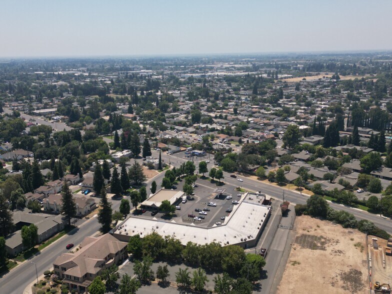 More Photos Of 1747 Live Oak Blvd, Yuba City General Retail For Sale