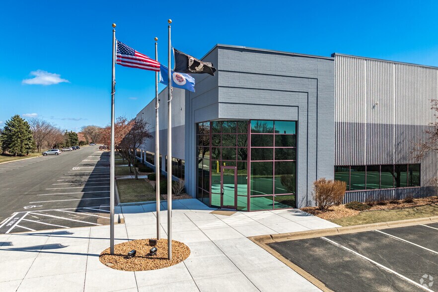 More Photos Of 935 Blue Gentian Rd, Eagan Unknown For Lease