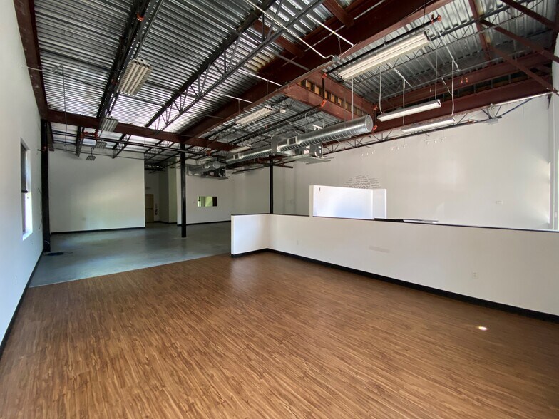 More Photos Of 8101 Kuykendahl Rd, The Woodlands Office For Lease