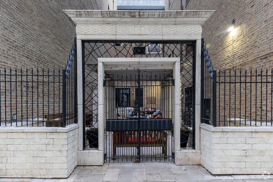 More Photos Of 212 W Kinzie St, Chicago Loft Creative Space For Lease